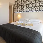 Rosa Riviera Szálloda 4*