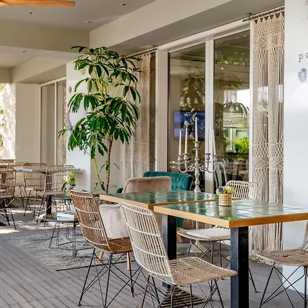 מלון Rosa Riviera 4*