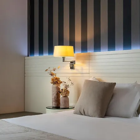 Ξενοδοχείο Rosa Riviera 4*