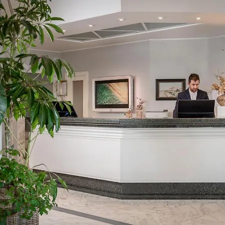 Szálloda Rosa Riviera 4*