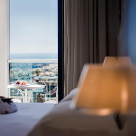 Rosa Riviera Szálloda 4*
