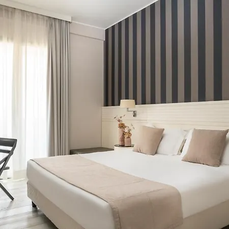 Rosa Riviera מלון 4*