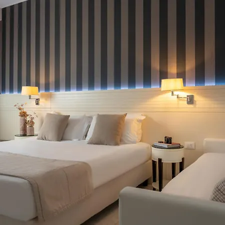 Ξενοδοχείο Rosa Riviera 4*