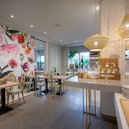 Ξενοδοχείο Rosa Riviera 4*