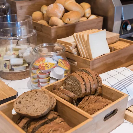 מלון Rosa Riviera 4*