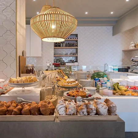 Rosa Riviera מלון