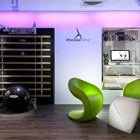 洛萨里维埃拉别墅酒店 酒店