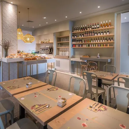 洛萨里维埃拉别墅酒店 里米尼