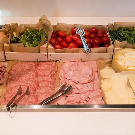 Rosa Riviera Hotel 4*